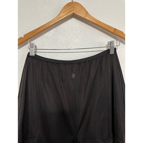 VTG 60s Vanity Fair Satin Pleated Ruffle Trendy Shorts Loungewear M Fall Winter - Picture 4 of 14